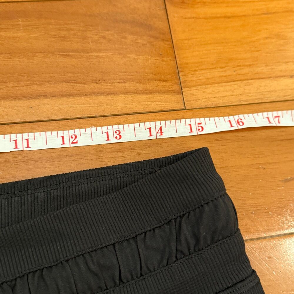 Lululemon Dance Studio Mid-Rise Crop 25" Black Size 8 Running Activewear Yoga - Picture 8 of 9